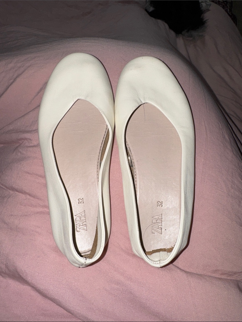 ZARA Cream Leather Ballet Flats. Size Zara 32, should be equivalent to US 1